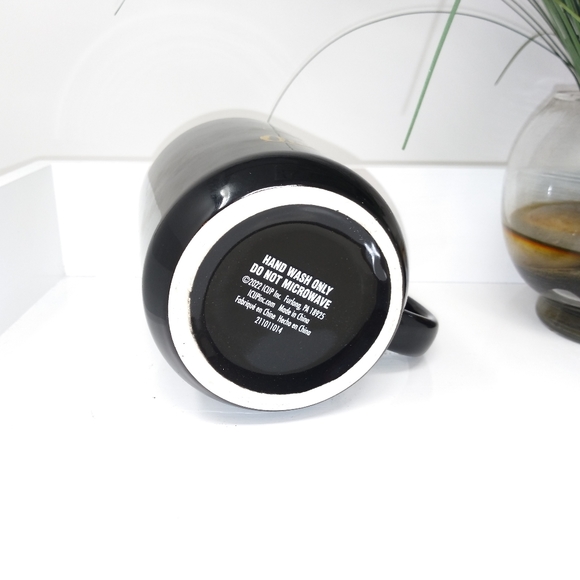 Queen Bee Mug 🐝 - Picture 2 of 8